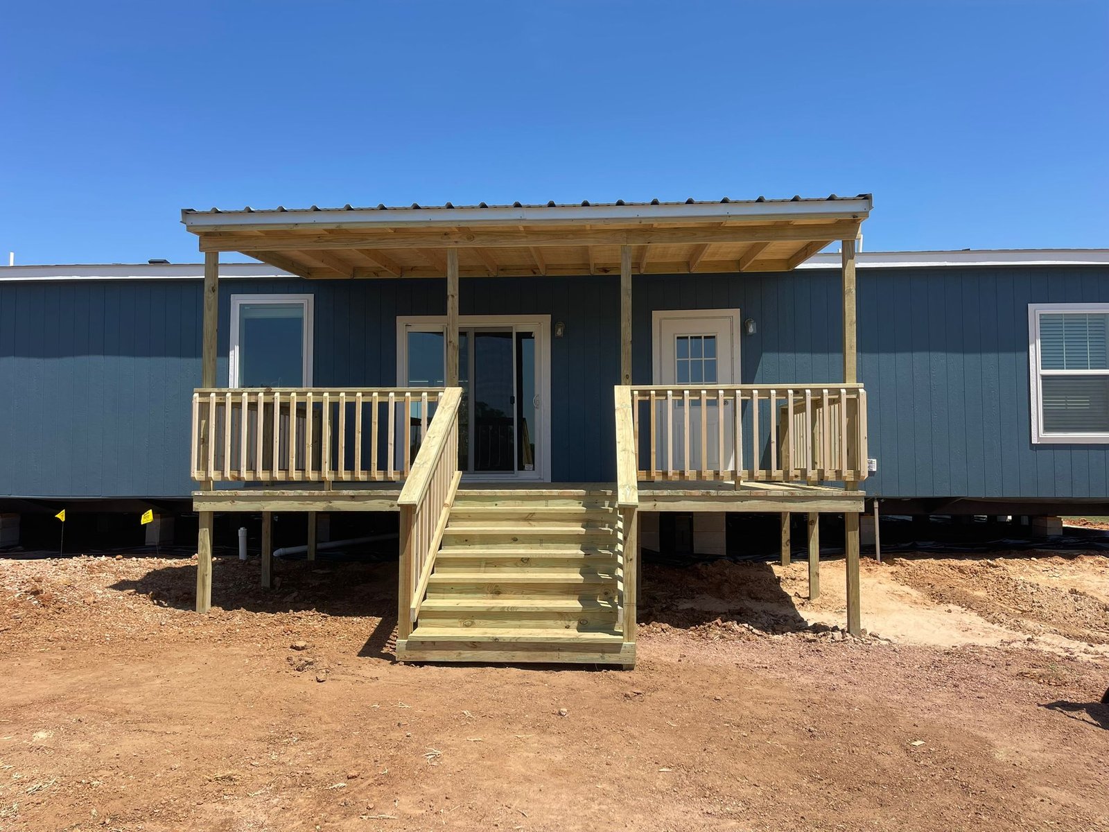 Single slope deck configuration